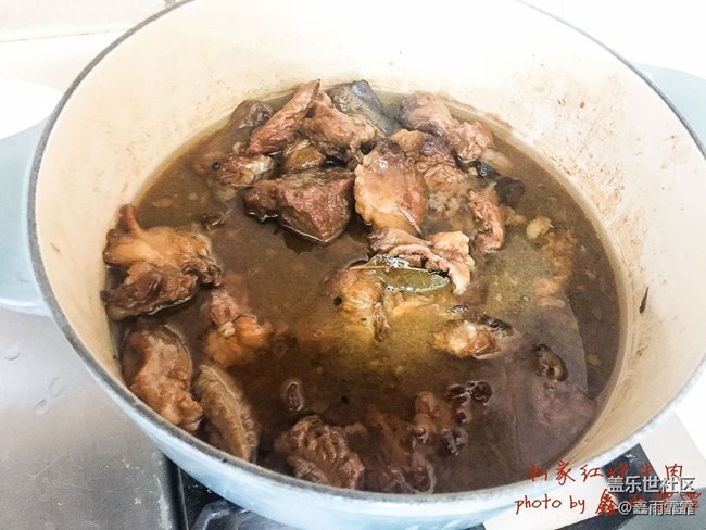 店里一碗超級(jí)牛肉面八十，不夠塞牙縫，這也八十，牛肉管飽