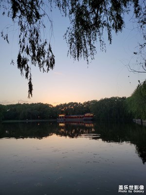 青年湖