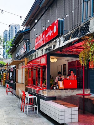 這個地方約個飯，可以！不過晚上應該更好看