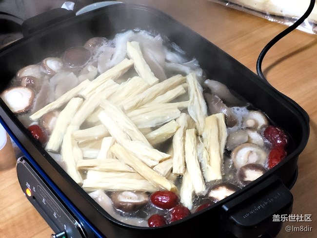 星幣兌換：價(jià)值1399元的摩飛多功能料理鍋套裝