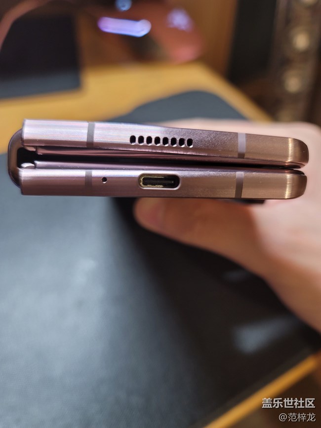 一面手機一面平板——三星Galaxy Z Fold2