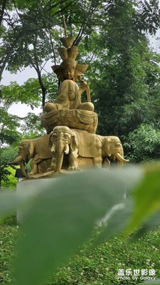 迷你版的青城山、樂(lè)山大佛、峨眉山、黃龍