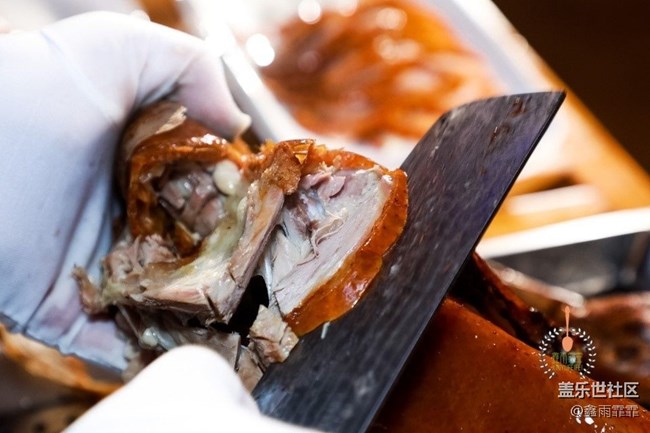 去全聚德吃烤鴨，第一個先吃它，服務(wù)員夸你懂行