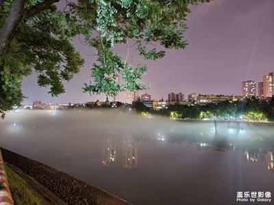 夜晚的河