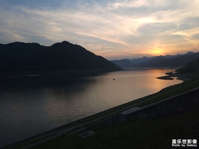 落日余暉