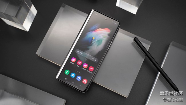 一款手機，多種形態(tài) 三星Galaxy Z Fold3 5G圖賞