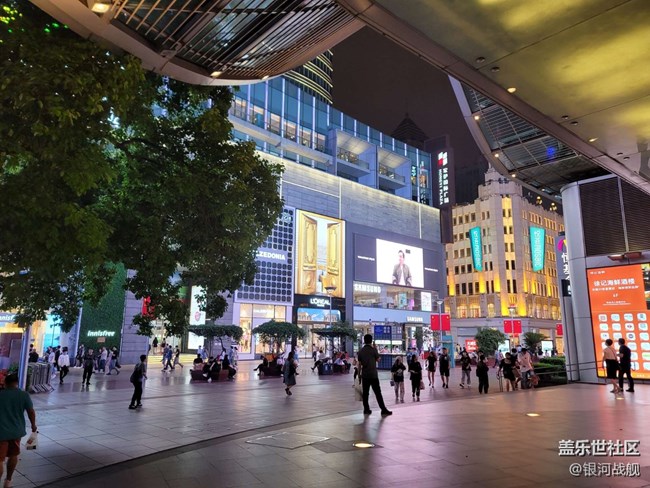 打開上海-南京路和外灘