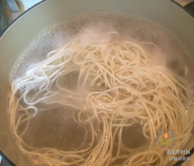 夏天吃涼面，加這個(gè)倍兒香，養(yǎng)腎養(yǎng)顏又瘦身！