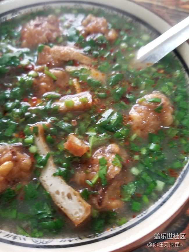 【洛陽(yáng)美食 美味的面和湯】