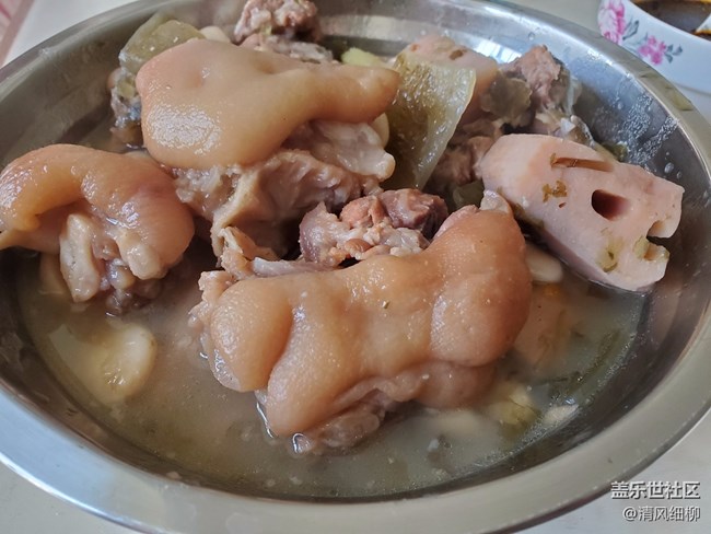 【暑期美食分享】+白蕓豆燉豬手