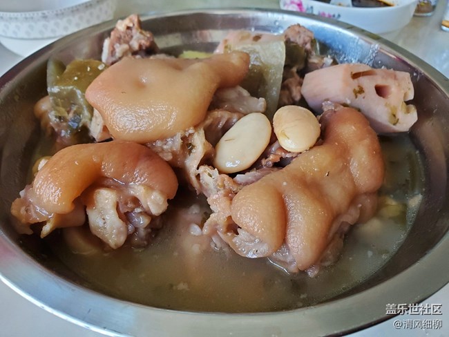 【暑期美食分享】+白蕓豆燉豬手