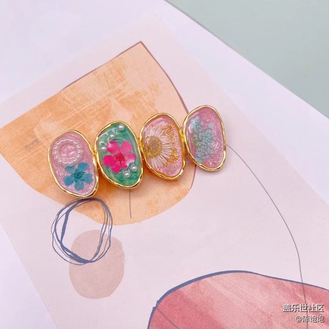 「家中小景」朋友送的小耳環(huán)