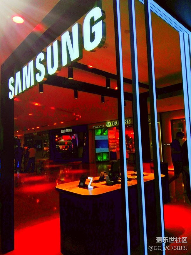 #三星快閃店打卡+打卡南京三星全新折疊屏手機(jī)快閃店