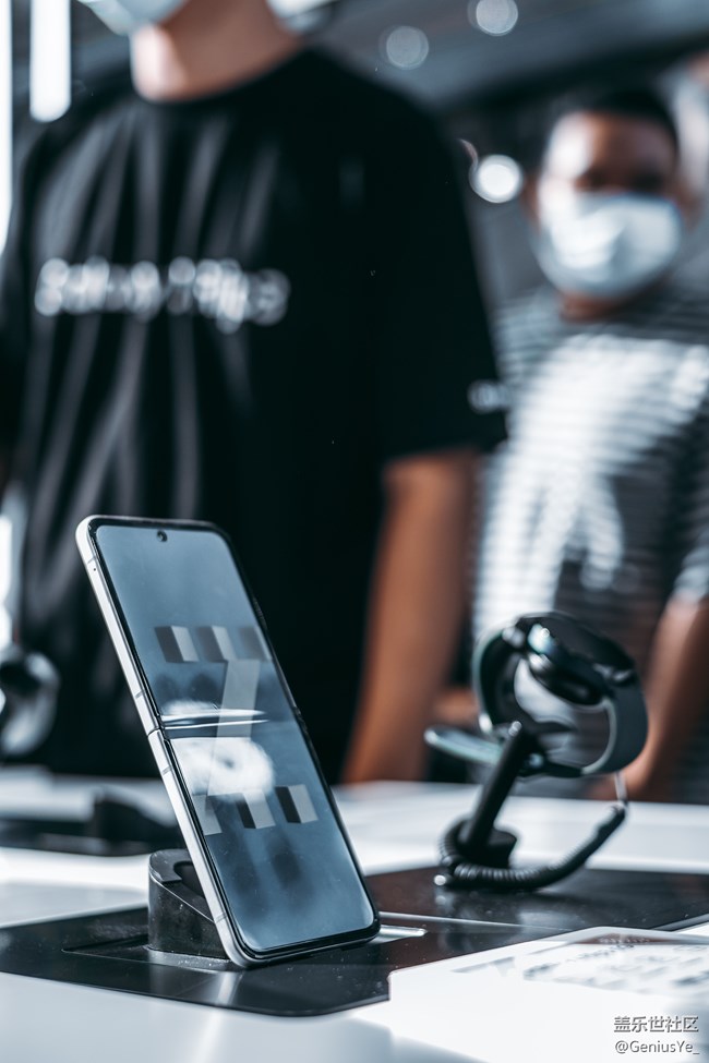 南昌探店 | 三星快閃店折疊屏翻轉(zhuǎn)來(lái)襲??