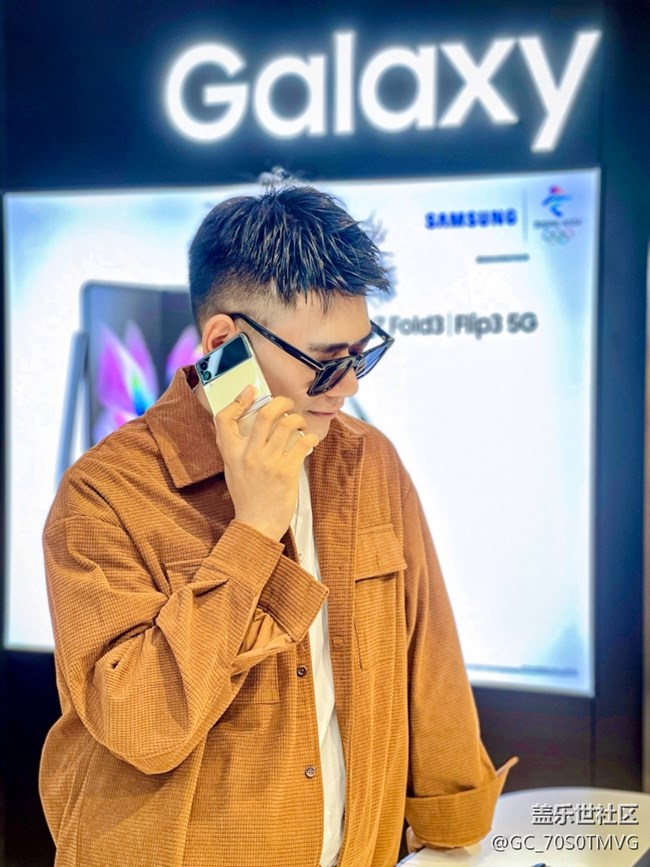 三星快閃店打卡｜jolin同款，折疊翻蓋有點(diǎn)炫