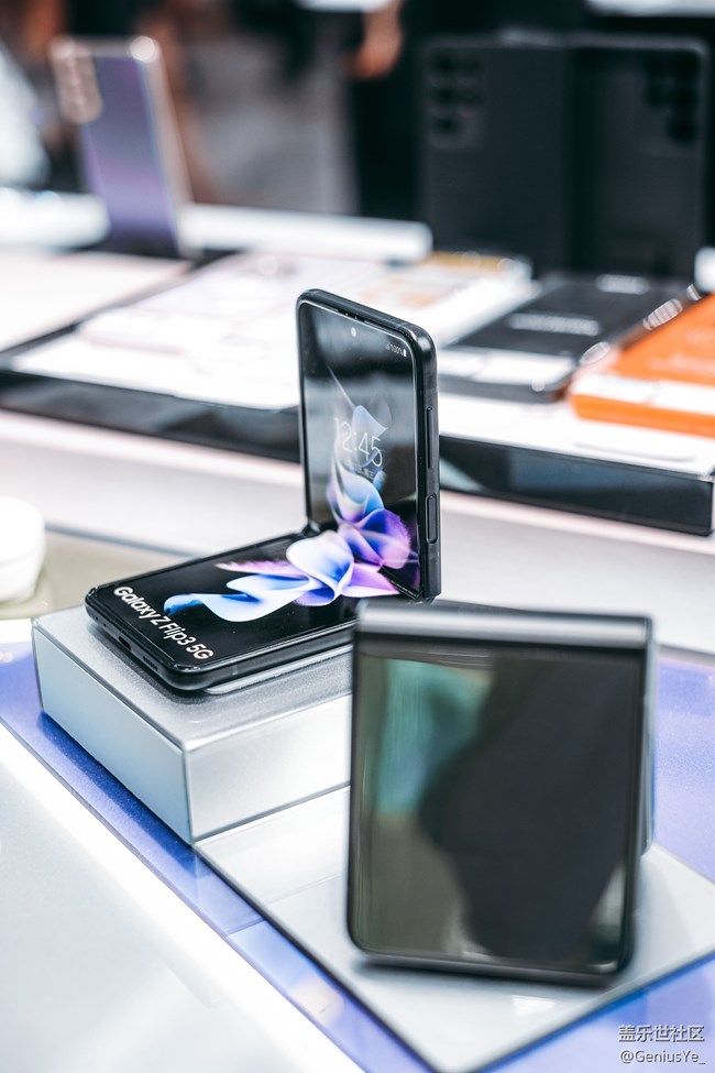 南昌探店 | 三星快閃店折疊屏翻轉(zhuǎn)來(lái)襲??