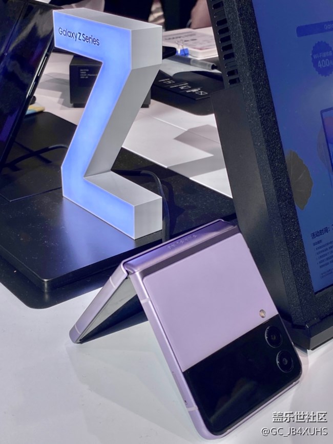 #三星快閃店打卡 復(fù)古潮流！三星samsung玩起折疊術(shù)啦！