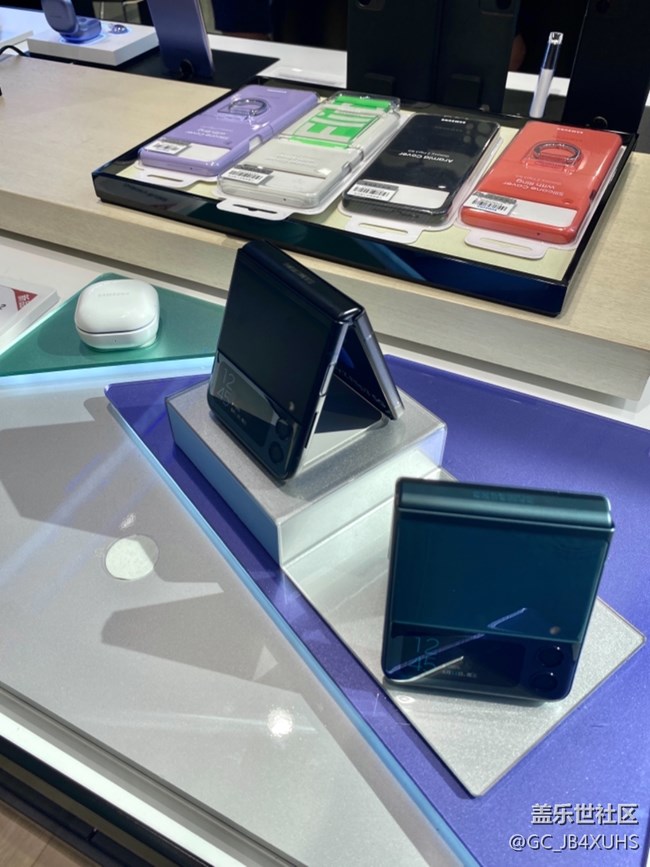 #三星快閃店打卡 復(fù)古潮流！三星samsung玩起折疊術(shù)啦！