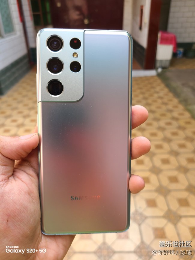 今天回顧了S21系列發(fā)布會，黑色Ultra帥啊