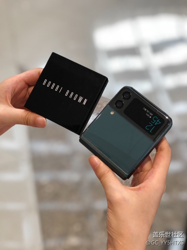 #三星快閃店打卡??精致時尚單品！三星新款折疊手機