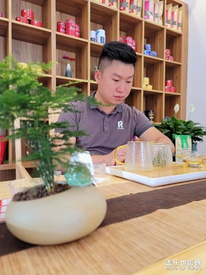 假如生活欺騙了你，不要著急，拿起美顏相機去欺騙生活