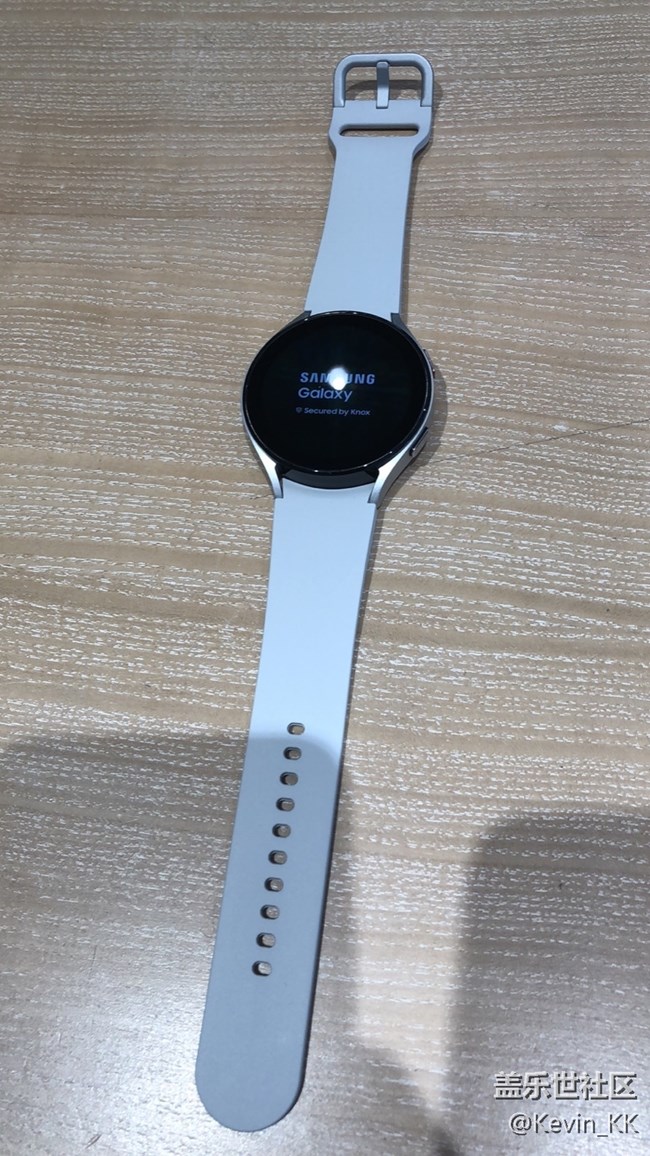 watch4 44毫米 雪川銀