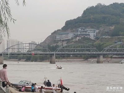 中山橋，白塔山