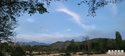 河流旁的閑樂