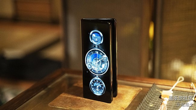 三星W22 5G「高級功能手表和徽標(biāo)」功能 ,低調(diào)與奢華的代名詞