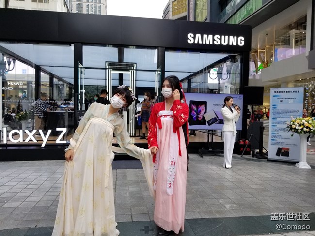 #三星快閃店打卡+心系天下W22&Galaxy Z系列的Fold和Flip#