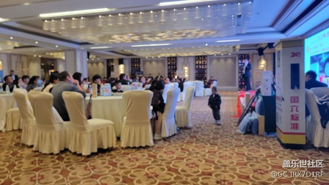 主攝像頭模糊！??！超廣角和三倍又是好的..