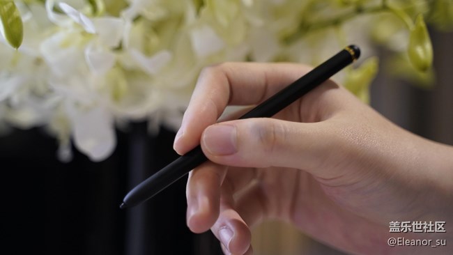 三星W22 5G專屬S Pen：高級(jí)質(zhì)感，帶你書寫優(yōu)雅