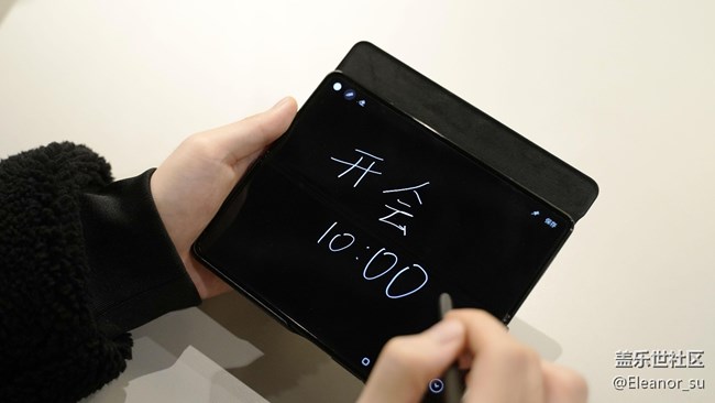 三星W22 5G專屬S Pen：高級(jí)質(zhì)感，帶你書寫優(yōu)雅