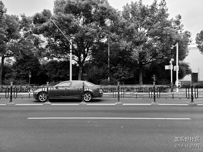 【簡單的黑白灰】+車來車往