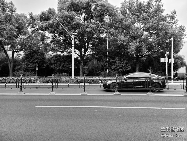 【簡單的黑白灰】+車來車往