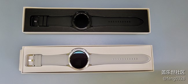 galaxy watch 4 一大一小一黑一白的對比，有圖有真相