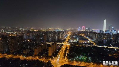 更新后，夜景好像好了一點