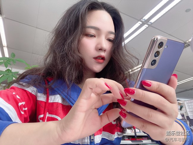 追韓劇，發(fā)現(xiàn)用的是喬妹同款手機-三星s21+ 呀！～