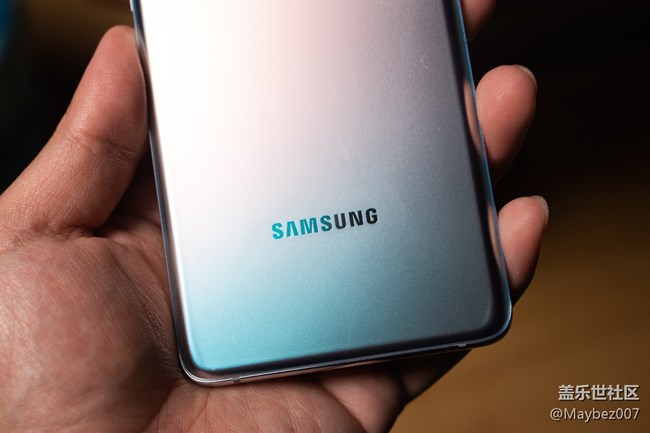 Galaxy S21 Ultra 的質(zhì)感真不錯