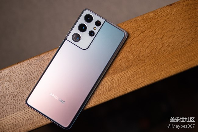 Galaxy S21 Ultra 的質(zhì)感真不錯