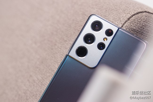 Galaxy S21 Ultra 的質(zhì)感真不錯