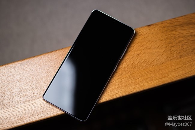 Galaxy S21 Ultra 的質(zhì)感真不錯