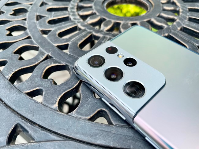 地上撿到一臺手機(jī)