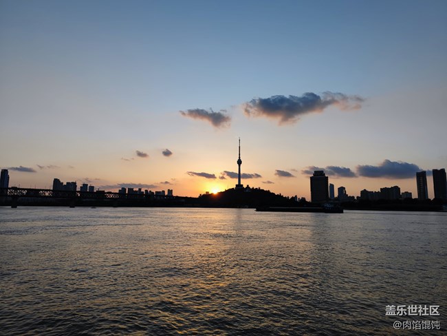 【武漢的秋】我言秋日勝春朝