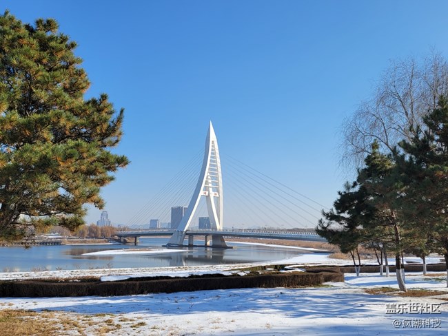 用三星Galaxy S21+ 5G版本記錄北方雪后的景色