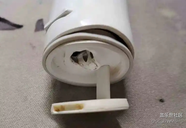 電動(dòng)牙刷的危害副作用科普：護(hù)理鄧琪四類坑貨別買！