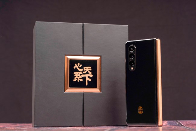 三星 W22 5G 從內(nèi)而外 盡顯奢華