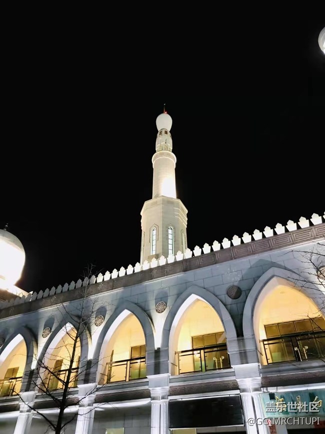 隨手拍#三星S21U#夜景，開(kāi)了3倍光變表現(xiàn)也還是很穩(wěn)啊