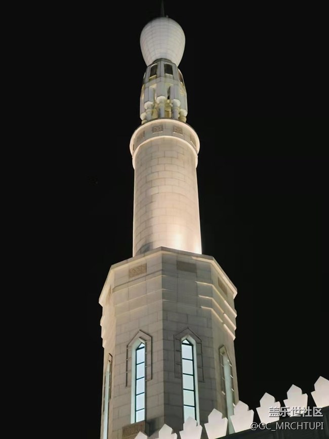 隨手拍#三星S21U#夜景，開(kāi)了3倍光變表現(xiàn)也還是很穩(wěn)啊