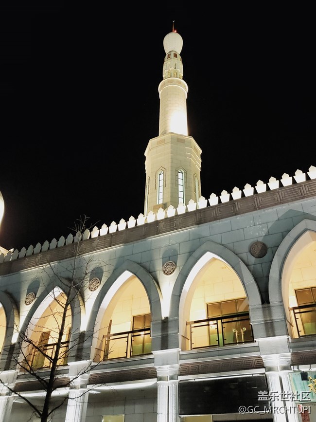 隨手拍#三星S21U#夜景，開(kāi)了3倍光變表現(xiàn)也還是很穩(wěn)啊